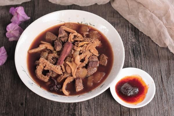 蕁麻疹能不能吃牛雜-易網(wǎng)健康<a href=http://www.xllyou.com/jkys/ target=_blank class=infotextkey>養(yǎng)生</a>網(wǎng) 蕁麻疹能不能吃牛雜