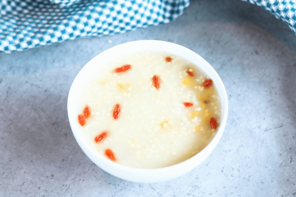 腸胃不好可以吃小米粥嗎-易網健康養生網 腸胃不好可以吃小米粥嗎