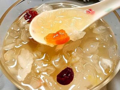 銀耳蓮子羹的功效與作用、禁忌和食用方法