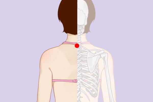 按摩大椎穴的好處 大椎穴怎么推拿按摩效果好-易網<a href=http://www.xllyou.com/ target=_blank class=infotextkey>健康養生</a>網 按摩大椎穴的好處 大椎穴怎么推拿按摩效果好