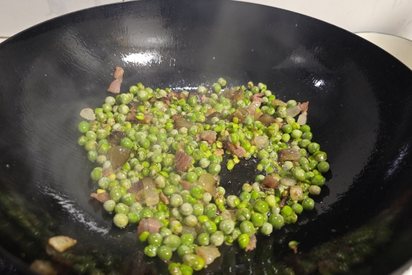 臘肉怎么吃前怎么處理方法-易網(wǎng)<a href=http://www.xllyou.com/ target=_blank class=infotextkey>健康養(yǎng)生</a>網(wǎng) 臘肉怎么吃前怎么處理方法