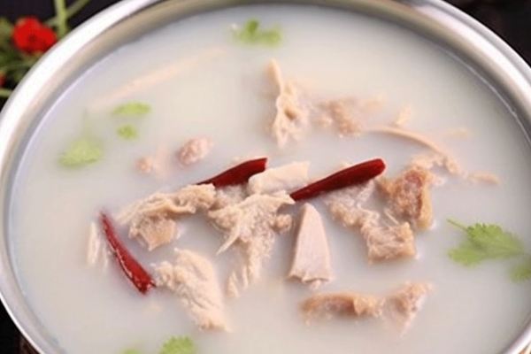 羊肉湯的功效與作用-易網健康<a href=http://www.xllyou.com/jkys/ target=_blank class=infotextkey>養生</a>網 羊肉湯的功效與作用