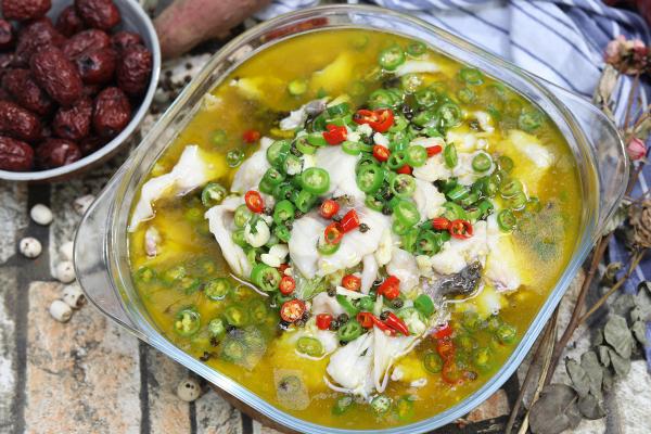 鮰魚的功效與作用、禁忌和食用方法-易網(wǎng)健康<a href=http://www.xllyou.com/jkys/ target=_blank class=infotextkey>養(yǎng)生</a>網(wǎng) 鮰魚的功效與作用、禁忌和食用方法