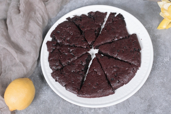 巧克力的功效與作用、禁忌和食用方法-易網<a href=http://www.xllyou.com/ target=_blank class=infotextkey>健康養生</a>網 巧克力的功效與作用、禁忌和食用方法