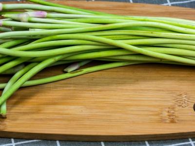 蒜苔的功效與作用、禁忌和食用方法