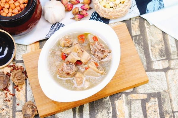 豬肉和羊肉能一起燉嗎-易網(wǎng)健康<a href=http://www.xllyou.com/jkys/ target=_blank class=infotextkey>養(yǎng)生</a>網(wǎng) 豬肉和羊肉能一起燉嗎