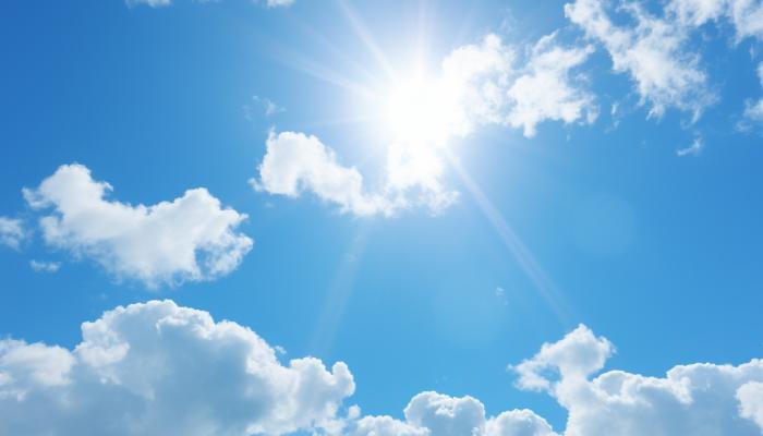 三伏天曬太陽有什么好處 曬太陽的益處-易網健康養生網 三伏天曬太陽有什么好處 曬太陽的益處