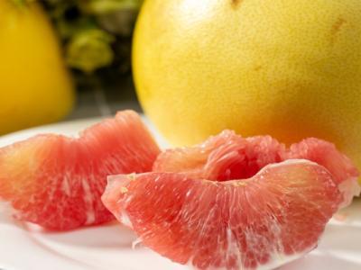 葡萄柚對肝臟排毒有哪些益處