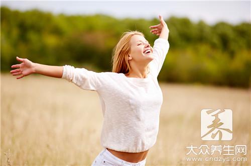 和老公愛愛下面很濕