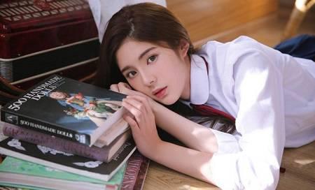 閨蜜們喜歡看放蕩男女的交換小說遭我嫌棄，被狠狠教訓(xùn)了一番