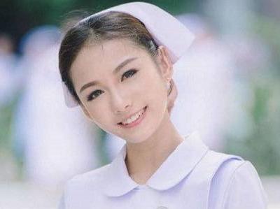 放蕩護士口述自己第一次滾床單感覺又濕又爽，閨蜜一直拿這件事笑話她