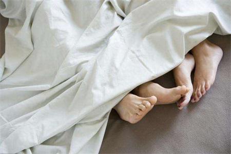 男性發揮性愛技巧要注意兩點，不然很難喚起對方的性欲