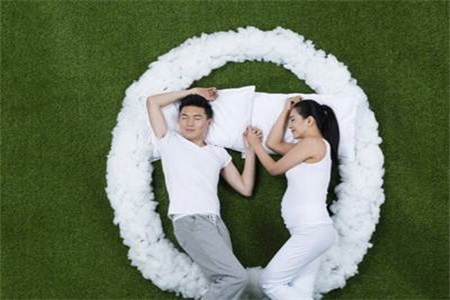 懷孕三個月可以同房嗎?夫妻性生活要注意孕期的三個階段-易網<a href=http://www.xllyou.com/ target=_blank class=infotextkey>健康養生</a>網 懷孕三個月可以同房嗎?夫妻性生活要注意孕期的三個階段