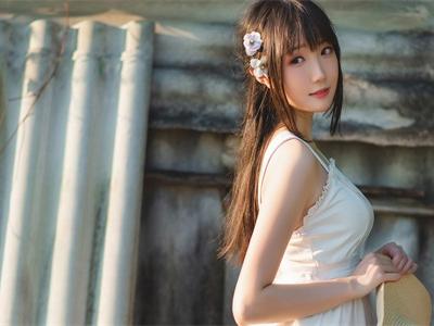 同學聚會朋友的未婚妻蹭我大腿 晚上喝醉酒來敲門尋歡作樂