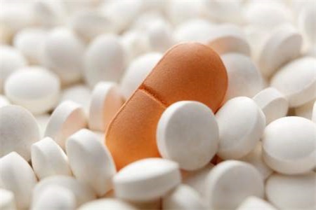 女性吃避孕藥不僅不會影響生育,竟有這么多好處你知道嗎-易網(wǎng)健康<a href=http://www.xllyou.com/jkys/ target=_blank class=infotextkey>養(yǎng)生</a>網(wǎng) 女性吃避孕藥不僅不會影響生育,竟有這么多好處你知道嗎