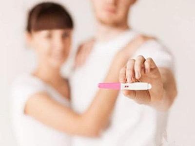 驗孕棒測出準確結果不用半月，試紙干了后有二條杠可別白高興