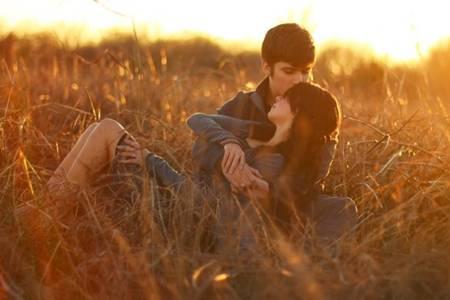 接吻的時候不閉上眼睛嗎?第一次接吻應(yīng)該知道這些技巧-易網(wǎng)健康養(yǎng)生網(wǎng) 接吻的時候不閉上眼睛嗎?第一次接吻應(yīng)該知道這些技巧