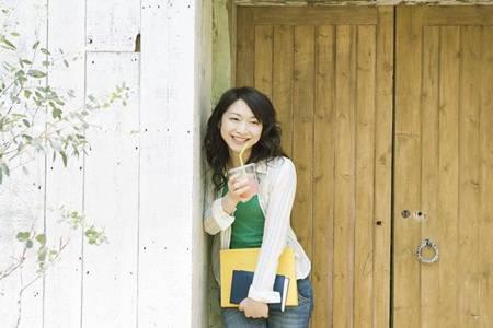 女性排卵期有什么癥狀,排卵期計算器讓你算準同房時間-易網<a href=http://www.xllyou.com/ target=_blank class=infotextkey>健康養生</a>網 女性排卵期有什么癥狀,排卵期計算器讓你算準同房時間