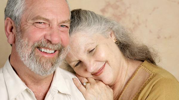 老年人性生活如何進行?做好這些事或能長壽-易網健康<a href=http://www.xllyou.com/jkys/ target=_blank class=infotextkey>養生</a>網 老年人性生活如何進行?做好這些事或能長壽