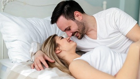 夫妻性生活的最佳時(shí)間?7分鐘滿意度最高-易網(wǎng)健康<a href=http://www.xllyou.com/jkys/ target=_blank class=infotextkey>養(yǎng)生</a>網(wǎng) 夫妻性生活的最佳時(shí)間?7分鐘滿意度最高