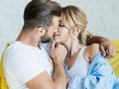 小情侶做愛怎么講情話最好 小情侶性愛過程中的要點