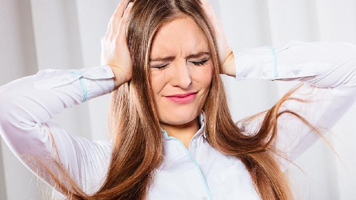 什么行為會損害胸部健康 4件事對女性胸部傷害最大-易網健康<a href=http://www.xllyou.com/jkys/ target=_blank class=infotextkey>養生</a>網 什么行為會損害胸部健康 4件事對女性胸部傷害最大