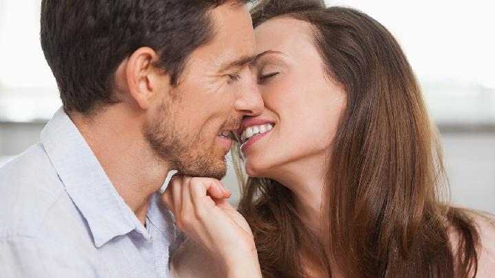 讓女孩子容易高潮的方法有什么 這幾招瞬間激發(fā)高潮-易網(wǎng)<a href=http://www.xllyou.com/ target=_blank class=infotextkey>健康養(yǎng)生</a>網(wǎng) 讓女孩子容易高潮的方法有什么 這幾招瞬間激發(fā)高潮