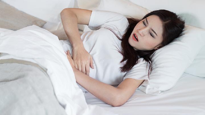 女人在床上不能做哪些事 切記這7件事別在床上做