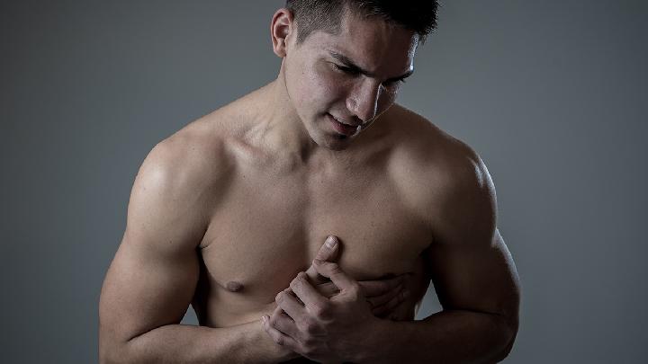 女人的胸部該怎么進行保養?最適合女性的豐胸方法都有哪些-易網<a href=http://www.xllyou.com/ target=_blank class=infotextkey>健康養生</a>網 女人的胸部該怎么進行保養?最適合女性的豐胸方法都有哪些