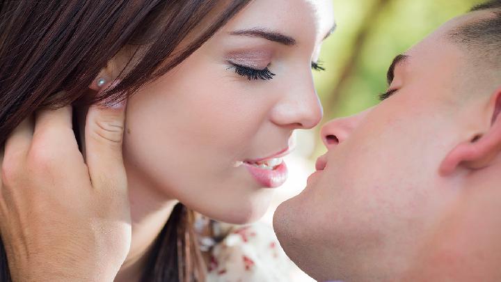 夫妻性生活就是例行公事嗎 男女必學的幾種性游戲-易網健康<a href=http://www.xllyou.com/jkys/ target=_blank class=infotextkey>養生</a>網 夫妻性生活就是例行公事嗎 男女必學的幾種性游戲