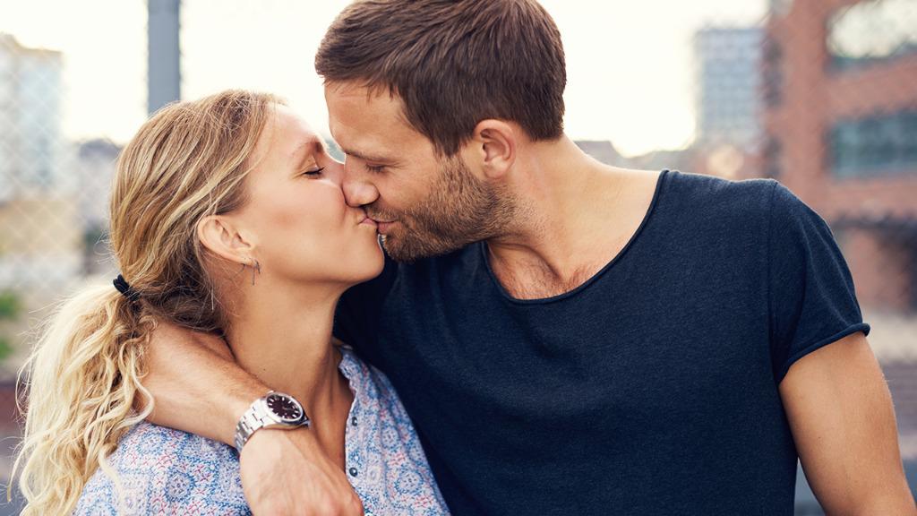 加快速度刺激陰蒂  助她達到高潮巔峰