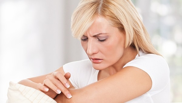 月經(jīng)期腰疼怎么辦 緩解經(jīng)期腰疼可按5個(gè)穴位-易網(wǎng)健康養(yǎng)生網(wǎng) 月經(jīng)期腰疼怎么辦 緩解經(jīng)期腰疼可按5個(gè)穴位