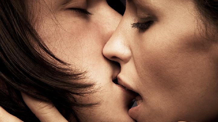 夫妻美妙性愛該用什么技巧 完美性生活要試試這7個(gè)方法-易網(wǎng)健康養(yǎng)生網(wǎng) 夫妻美妙性愛該用什么技巧 完美性生活要試試這7個(gè)方法