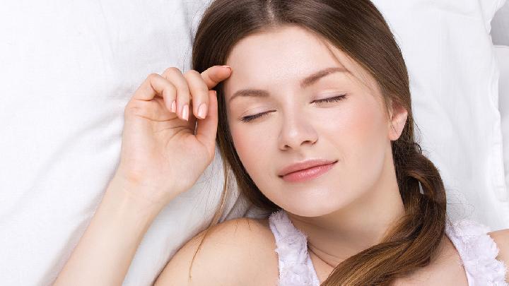 經常微笑有什么好處 愛笑的女孩獲得14個益處-易網健康<a href=http://www.xllyou.com/jkys/ target=_blank class=infotextkey>養生</a>網 經常微笑有什么好處 愛笑的女孩獲得14個益處