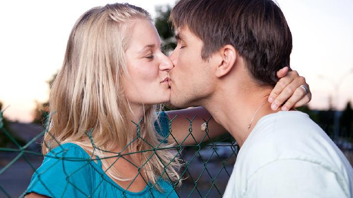 男女性愛什么姿勢最好 性生活必須學會的5個做愛體位-易網健康養生網 男女性愛什么姿勢最好 性生活必須學會的5個做愛體位