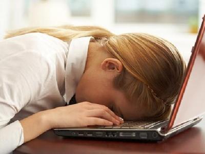 導致落枕的原因有哪些 白領應該如何預防頸椎病