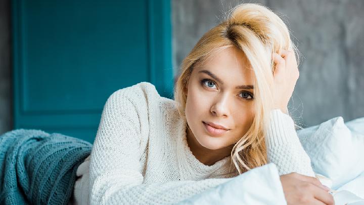 女性更年期的年齡是什么時(shí)候 女性更年期年齡的基本常識(shí)介紹-易網(wǎng)<a href=http://www.xllyou.com/ target=_blank class=infotextkey>健康養(yǎng)生</a>網(wǎng) 女性更年期的年齡是什么時(shí)候 女性更年期年齡的基本常識(shí)介紹