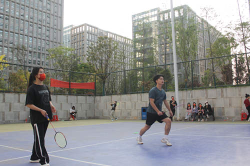 紅杏林春季運動會:中醫風骨,極致為先-易網<a href=http://www.xllyou.com/ target=_blank class=infotextkey>健康養生</a>網 紅杏林春季運動會:中醫風骨,極致為先