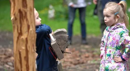 戰斗民族竟把公園改造成健身房，這樣的高技巧操作大寫服氣