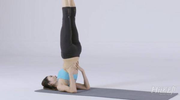 10個動作睡前瑜伽！舒經活血驅除每天疲勞