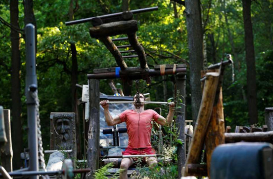 戰斗民族竟把公園改造成健身房，這樣的高技巧操作大寫服氣