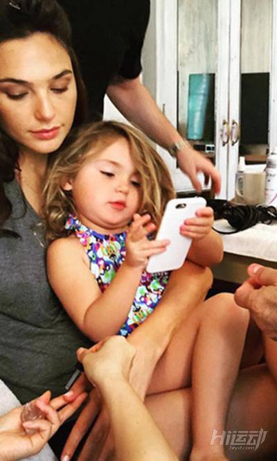 神奇女俠蓋爾·加朵性感與力量！訓(xùn)練計(jì)劃與飲食曝光