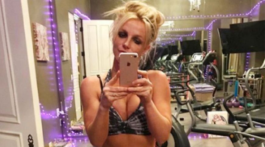 小甜甜布蘭妮變身健身狂，頻繁出入健身房竟是為取悅小13歲男友