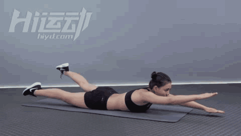 迪麗熱巴的蝴蝶臀PK張天愛的健身臀，誰更勝一籌？