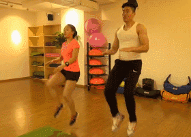 9個動作10分鐘暴汗燃脂！沒強度的減肥都是瞎扯淡