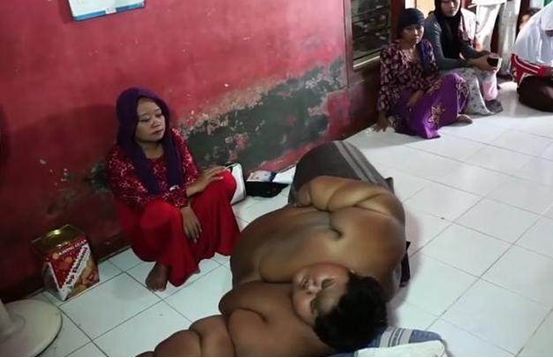 印尼400斤胖男孩終于瘦下來了，減肥成功的他讓人不敢相信