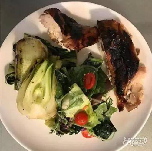 堅持健身33年每天就吃這個，這樣的身材普通女人真沒有