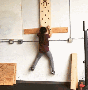 這個(gè)11歲蘿莉讓很多人汗顏！硬拉深蹲樣樣精通