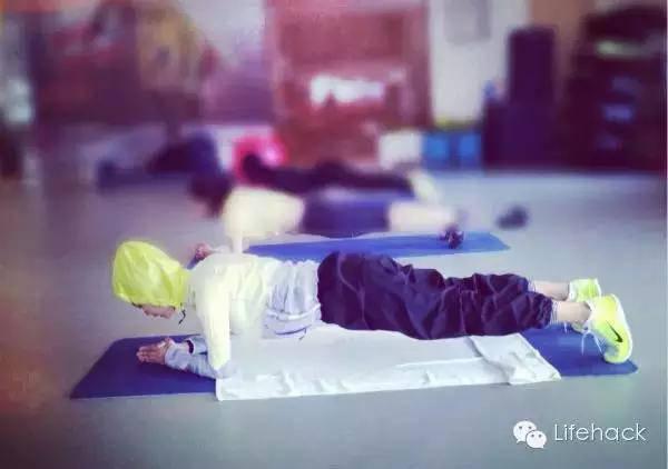 王珞丹曬性感腹肌照 最美馬甲線