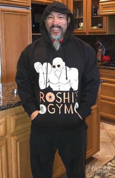 50多歲老頭迷戀“七龍珠”，瘋狂健身練成真實版龜仙人